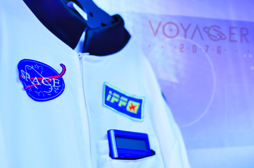 Voyager-2076-Anzug-2